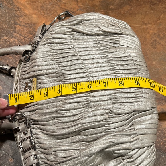 Coach Leather Purse, Limited Edition - Picture 10 of 15